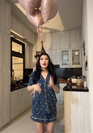 Balon aja terbang, apalagi hubungan kita yang nggak ada pegangan #respectking