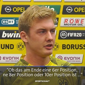 Marco Reus neben sich zu haben, ist auf dem Platz offenbar deutlich angenehmer, als wenn man gerade versucht, ein Interview zu geben. 😅 | Sportschau