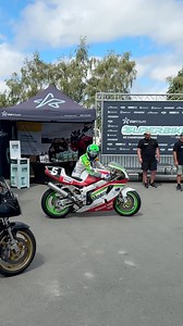 One last clip I wanted to put together from a high point of my trip to NZ. Meeting Aaron Slight was most certainly a huge deal for me. We spent quite a bit of time together throughout the day and he’s as cool in person as you’d hope! Didn’t speak to Rob Phillis much but awesome seeing him out there on the Katana. Sounded so great!Gotta give big props to Kevin @motoxtreme.motorcycles for the really cool ZXR replica build that Aaron rode on the parade lap too. A bit of a coincidence, my first ship