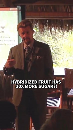 Flashback to a powerful lecture with Brian Clement 💡 on the dangers of hybridized fruit, and the negative impact it can have on your health and fitness journey. 🍏🚨 Do you think we should completely eliminate hybridized fruit from our diets or is moderation key? #HippocratesWellness #HybridizedFruit #Sugar #Fruit | Hippocrates Wellness