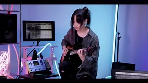 MOOER GE200 Pro Li Amp Modelling Guitar Multi Effects Pedal, Battery Powered, All in One Guitar Processor for Live Show and Studio Recording