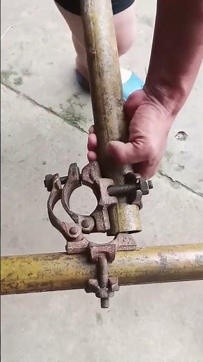 Easy fastening process of steel pipe scaffolding