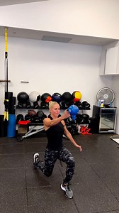 Co-founder @gingerressler, our High-Waisted Performance Jogger, and Queen Bey. We’re living for this trio 💁‍♀️ 🐝 🏋️‍♀️ If you’re looking for a jogger you can train in (or some a dose of motivation) look no further 🙏🏽✨ | Fabletics