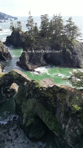 ✨ Share this with someone who needs an Oregon coast getaway! 📍Samuel H Boardman Scenic Corridor is one of the most jaw dropping stretches of coastline in Oregon, packed with rugged cliffs, secret coves, and natural rock arches that look straight out of a movie. You get nonstop ocean views with short trails that pop you out at viewpoints over sea stacks, turquoise coves, and crashing waves. Golden hour is unreal here, but even on a moody foggy day it feels cinematic. 🥾 Hike details Location Sam