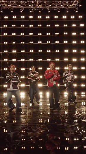 Captivating Wolf Howl Harmony: Frozen Butterfly