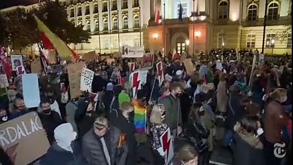 Women Converge on Warsaw, Heightening Poland’s Largest Protests in Decades