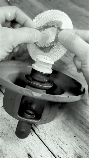 I never knew that space in the flashlight closure was for storing a spare bulb.