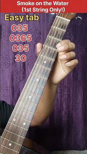 How to play "Smoke on the Water" Intro! 🎸