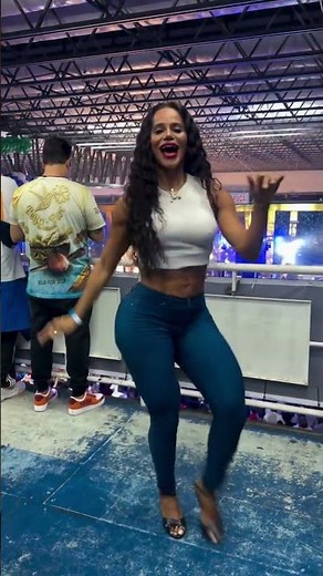 Savia David arrasando na final da escolha do samba da Beija Flor