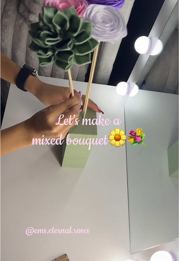 It’s giving spring😍🌸 Ems.eternal.roses on ig💓#eternalroses #fypシ゚viral #pink #spring #viralvideo #roses #daisy #yoursign #florist #ramo #viraltiktok #CapCut