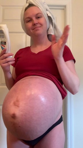 Good morning 🥰 #fyp #twins #breakfast #rottweiler #pregnant