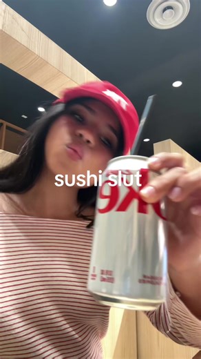 sushi revolv 😍 #sushi | Sushi