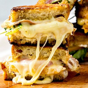 950K views · 5.5K reactions | It's time to try an ADULT GRILLED CHEESE! Recipe here: https://www.recipegirl.com/the-adult-grilled-cheese/ | RecipeGirl | Facebook