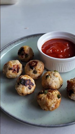 If you can't think of what to make your baby for dinner tonight, make these meatballs 😊😊😊.