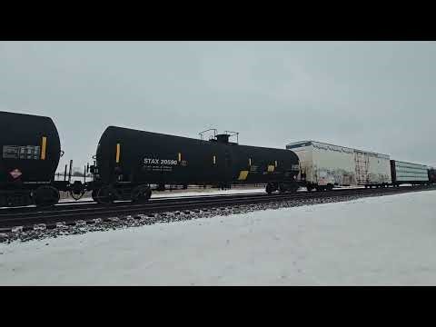 NS SD70ACe Leads EB Freight