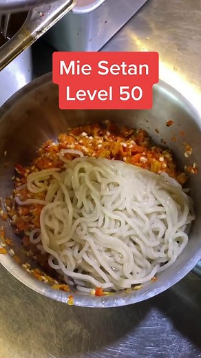Mie Setan Oishi - Level 50 Spicy Noodles