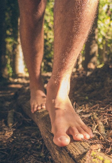 Let’s talk good vs bad instability 🤸🏼‍♀️ Here’s why it matters big time ⚠️ From @wlkbrft on Instagram Seeing people wobble in cushy sneakers (in or outside the gym) is like watching someone mash the TV power button 20 times while the plug’s not even in the wall.. So what makes that type of wobble different from my ankle on the balance beam? 🤔 👟 Shoe shake: - Uncontrolled instability (cushion sinks) - A foam that kills foot feedback. - Zero ground feel = sneaky injuries. - Passive weakening o