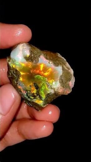 🔥💎 Ópalo en Bruto – Fuego Arcoíris Explosivo 💎🔥 #opalwanted #blackopal #opal