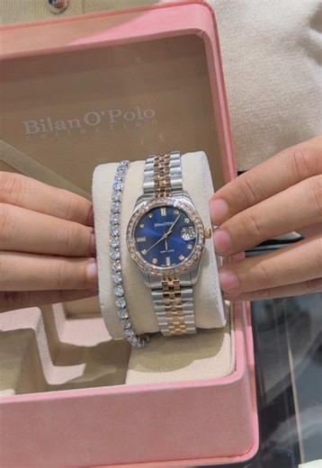 SAPA TAHUN NI RAYA PAKAI BAJU NAVY BLUE ATAU BLUEBACK, MATCHING DENGAN JAM NI TOBAT CANTIK WEHHH 😭😭😭🫶🏻‼️ MASUK LIVE TAU SWTGI SEBAB BUKAK HARGA PROMO 😝🤍🫶🏻 #bilanopolocollection #timeplanetsunway #fypppppppppppppppppppppp #Aurea ##bilanopolocollection