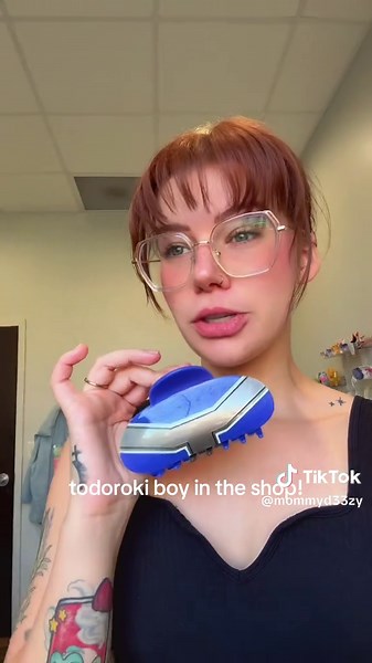 Todorokis design was definitely a back-and-forth for a while there !! I ultimately like where we ended up, even if he’s a little simple! #todoroki #todorokihairclaw #bakugohairclaw #mhaedit