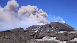 Etna, il vulcano che sfida la scienza: scoperto un nuovo tipo di eruzione dalle profondità della Terra