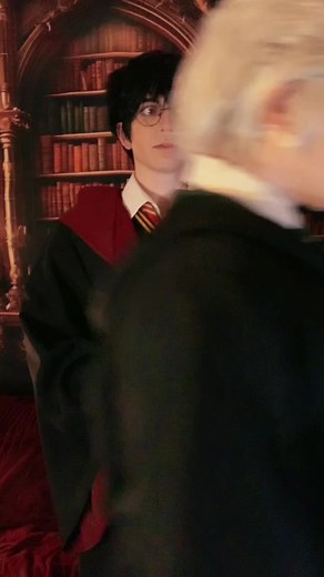 I wonder where he’s going? 🤔🫣 #harrypotter #dracomalfoy #harrypottercosplay #dracomalfoycosplay #drarry