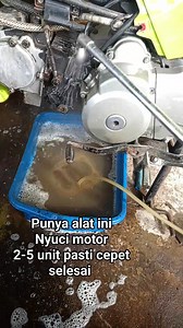 Nama alatnya spray engine cleaner Beli di online banyak dijual Ada yang tipe sambung selang Ada yang tipe pakai tabung Semoga bermanfaat Hehehehe ihiiiirrrr | Putra Motor
