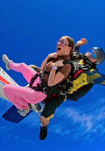 Follow my instagram #ahmad_sky3 #bannustar #afghanistan🇦🇫 #pahtoon #ahmad #skydive #bannustar1 #💙 #dubai #bannu