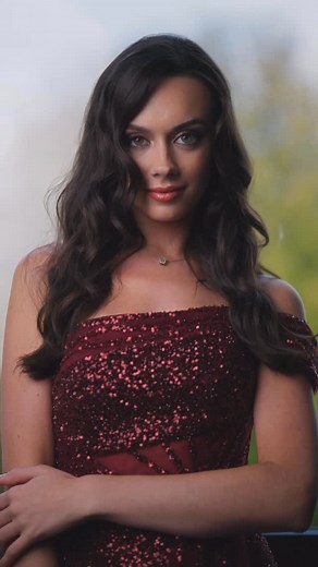 Délégation Miss Lorraine Off on Instagram: "🎬✨ MISS FRANCE 2026 J-1 Après des semaines de préparation, demain soir notre @camilleletangoff foulera la scène de @missfranceoff 🥰 ➡️ Rendez-vous demain à 21h10 sur @tf1, en direct d’Amiens pour embarquer pour le Grand Voyage des Miss 💫 ©️ Crédits 📽️ Vidéo : @carlino_lab 📸 Miniature & montage : @zoomonu_studios 📍 Lieu : @grangeauxormes 🎬 Direction artistique & production : Délégation Miss Lorraine 💇🏻‍♀️ Coiffure : @nj_hair_studio_off 💄 Maq