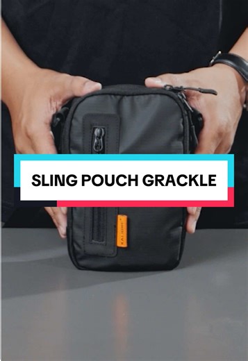Explore the SLING POUCH GRACKLE for Urban Adventures
