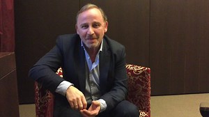 Es ist zwar noch etwas hin bis der neue Fall des ZDF Krimis "München Mord" läuft (nämlich am Samstag). Wir haben aber trotzdem schon einmal Hauptdarsteller Alexander Held gefragt, warum viele Deutsche so gerne Krimis schauen. Hier seine Antwort: | ZDF