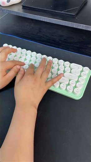 Magnetic Charging Mouse Pad for a Tidy, High-Tech Desktop