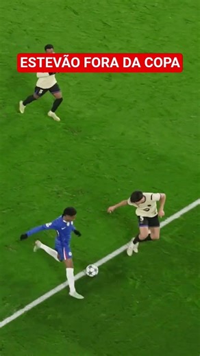 Estevão sofreu lesão de grau 4 contra o United e está praticamente fora da Copa do Mundo.