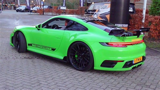 グリーンのTechArt 992が街で注目を集める