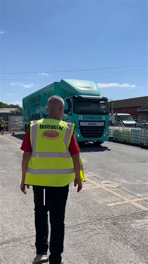 2 Start Training | Logistics & Driver Training Provider on Instagram: "The HGV reversing exam can catch people out! 👀 Thing is it’s rarely about ability, it’s usually the small things, and what we see most commonly? 👉Rushing which leads to small mistakes in steering 👉Poor set up, not positioning your chair/mirrors etc properly 👉Forgetting your reference points However with the right guidance, practise and a bit of patience, these are all easily avoidable!! If you’re preparing for your HGV te