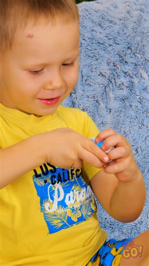 Sweet Switch Prank! 🍭➡️🍅 #prank #fun #trick #kids | 123 GO