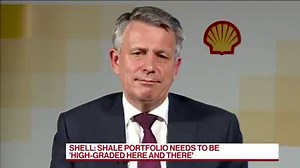 Shell's CEO says the company must reinvent itself - and admits the next vehicle he buys will be an electric one: https://bloom.bg/2tFFW9H | Bloomberg