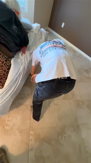 Grout swagging🤙🏻 Lippage everywhere so we gotta go thicker on the stain! But instant results! 🫡 #grout #groutcolorsealing #groutsealing #groutcleaning #tilerestoration | ER Grout & Tile Restoration, LLC