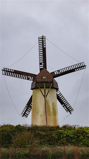Day 53 of #asunriseaday #atuneaday from Skerries, Co. Dublin. The tune I am playing today is the well known “Brahms’ Lullaby”. “Brahms’ Lullaby”, (Wiegenlied, Op. 49, No. 4) was composed in 1868 by Johannes Brahms and was originally written as a personal gift for his friend Bertha Faber, who was expecting her second child. The melody subtly incorporates a German folk song (