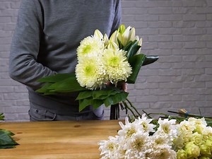 We reached over 50.000!!! views with our first how to make video within 2 months. To celebrate this we launch the second how to make video. Enjoy! | Flower Circus