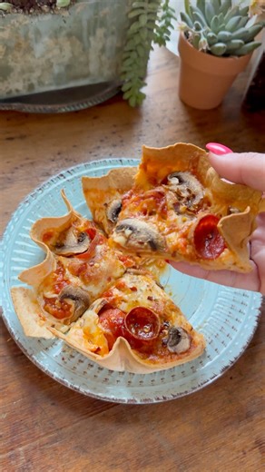 Personal Pan Pizza - recipe in comments | Kristyslifestyle