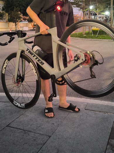 Test Twitter R10 Pro: Unleashing Road Bike Performance