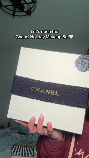 Discover the Chanel Holiday Makeup Set Unboxing!