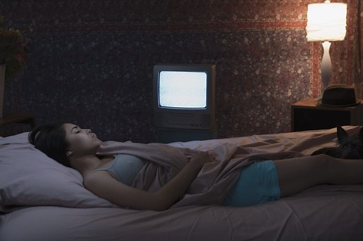 3 Reasons Why Sleeping With the TV On Is Bad