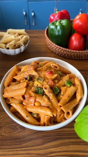 Nikita Varma Chef/Foodblogger on Instagram: "Ever since I started going to the gym, this is my go to pasta whenever the cravings hit 🍝 No cream, no butter, no cheese - just a clean, high on health version that still satisfies! Who said gym food has to be boring? #pasta #healthy #highprotein #recipe #healthyguiltfree"