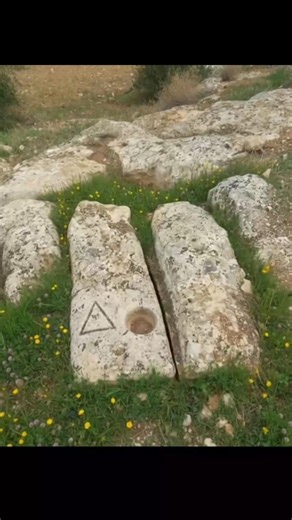 السيال كشف السر وتحتهم قبر مخفي!