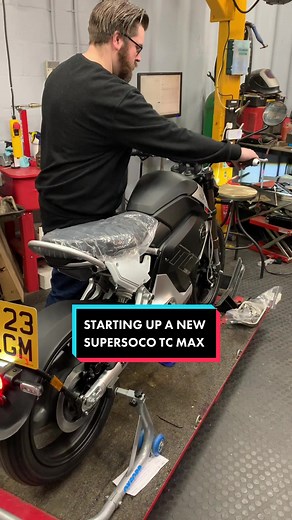 Let’s start up a brand new Super Soco TC Max 😎⚡️ #Motorcycle #ElectricMotorcycle #EV #Motorbike #Electricmotorbike #EEMC #ElectricVehicle #Supersoco #TCMax #Workshop #NewBike #Revving #fyp