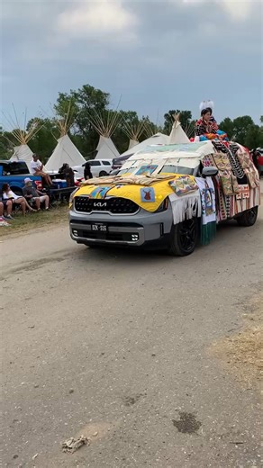 2025 Crow Fair Parade - Video by @delores.pompanagabbard | PowWows.com