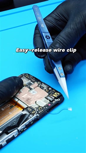 Is it necessary to use ceramic tweezers in electronic operations?🛠 #SUNSHINETOOLS #PhoneRepairTools #CeramicTweezer #AntiStatic #NonConductive #BattryRepair | Guangzhou Sunshine Electronic Technology Co., Ltd.