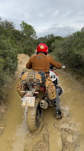 BMW R1300GS Navigates Muddy Off-Road Challenge